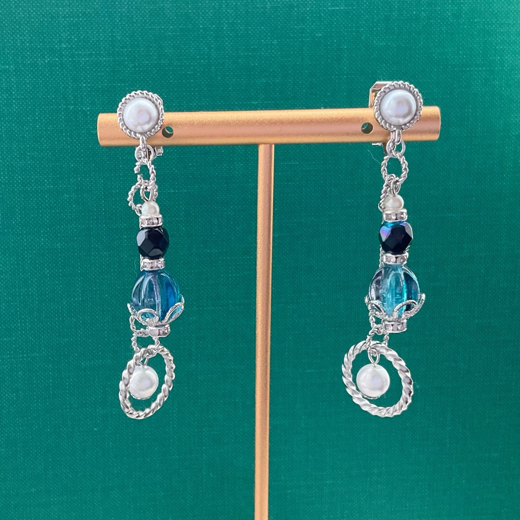 【ツイステ】イデアの香水瓶風イヤーアクセサリー