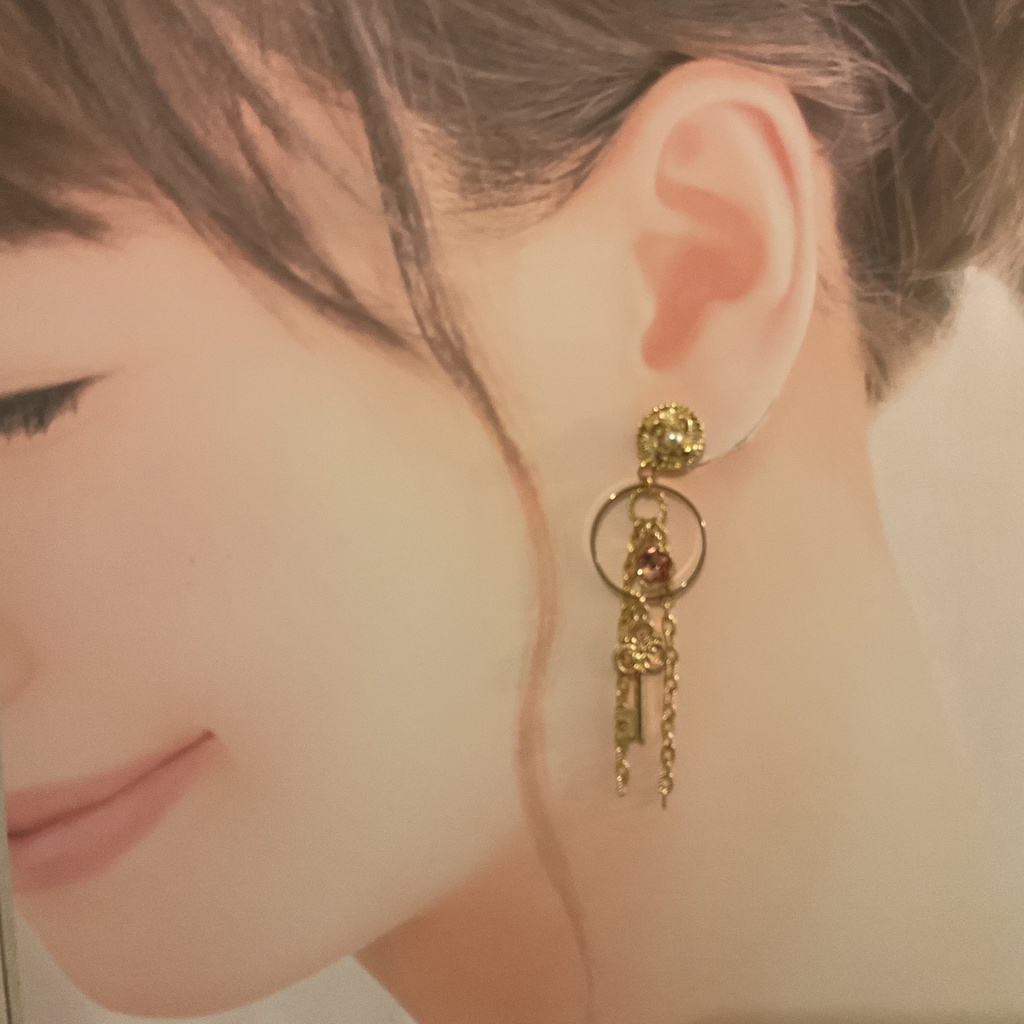 【ツイステ】ブレイジング・ジュエル イメージ イヤーアクセサリー