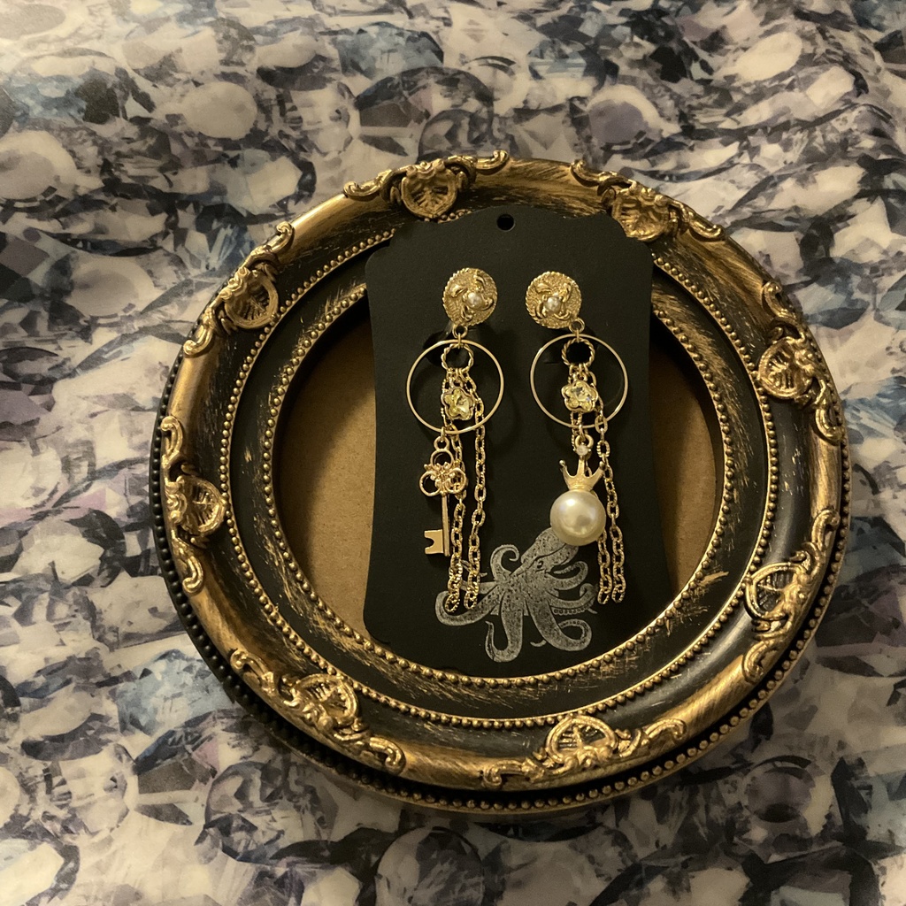 【ツイステ】ブレイジング・ジュエル イメージ イヤーアクセサリー