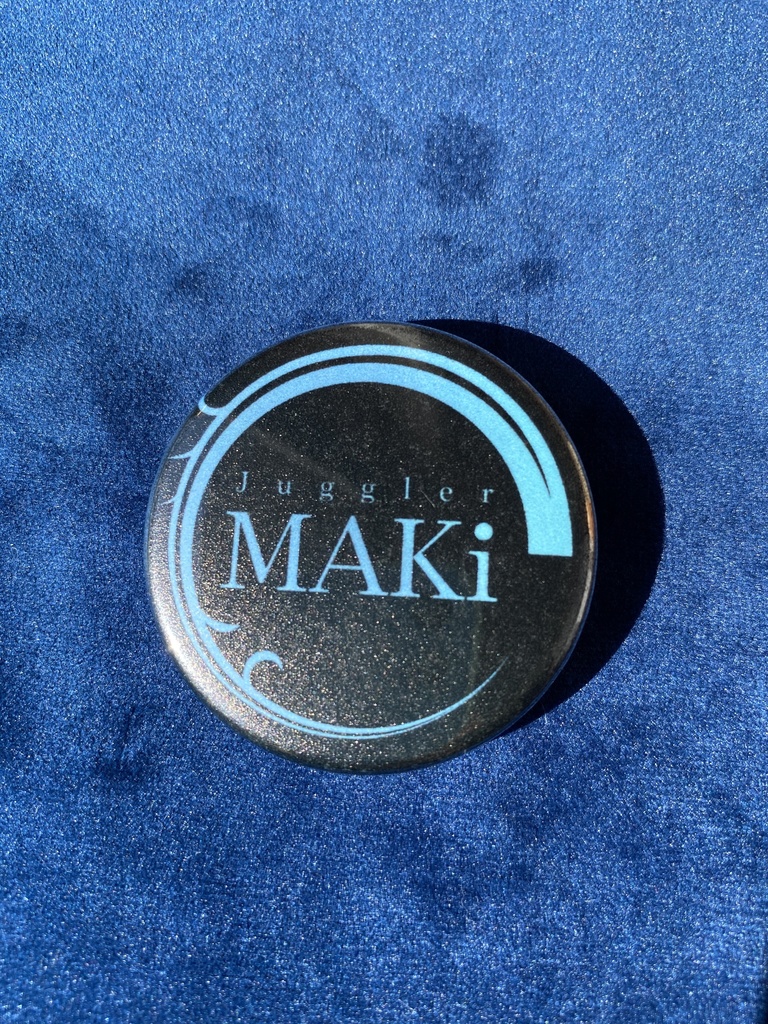 MAKiロゴ缶バッチ　ブラック