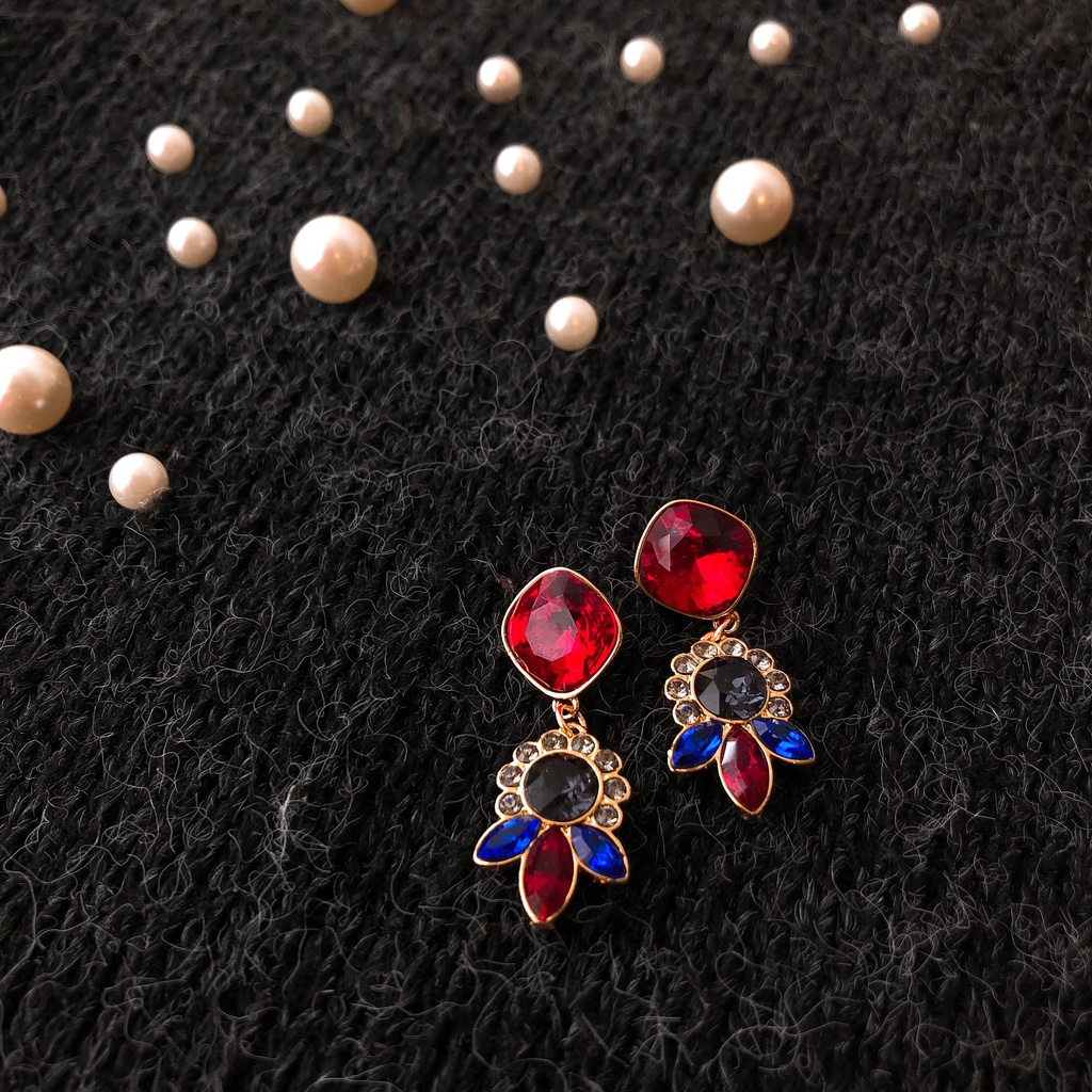 ビジューイヤリング スワロフスキー