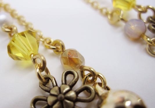 我妻善逸 イメージカラーのイヤリング・ピアス