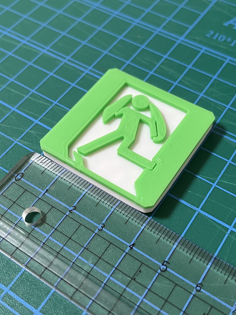 【マジカルミライ2024】アンテナ39のミク非常口マグネット