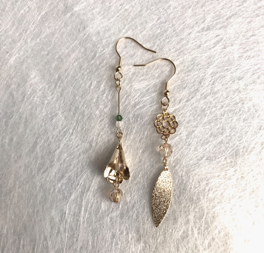 スタミュモチーフピアス（蜂矢）