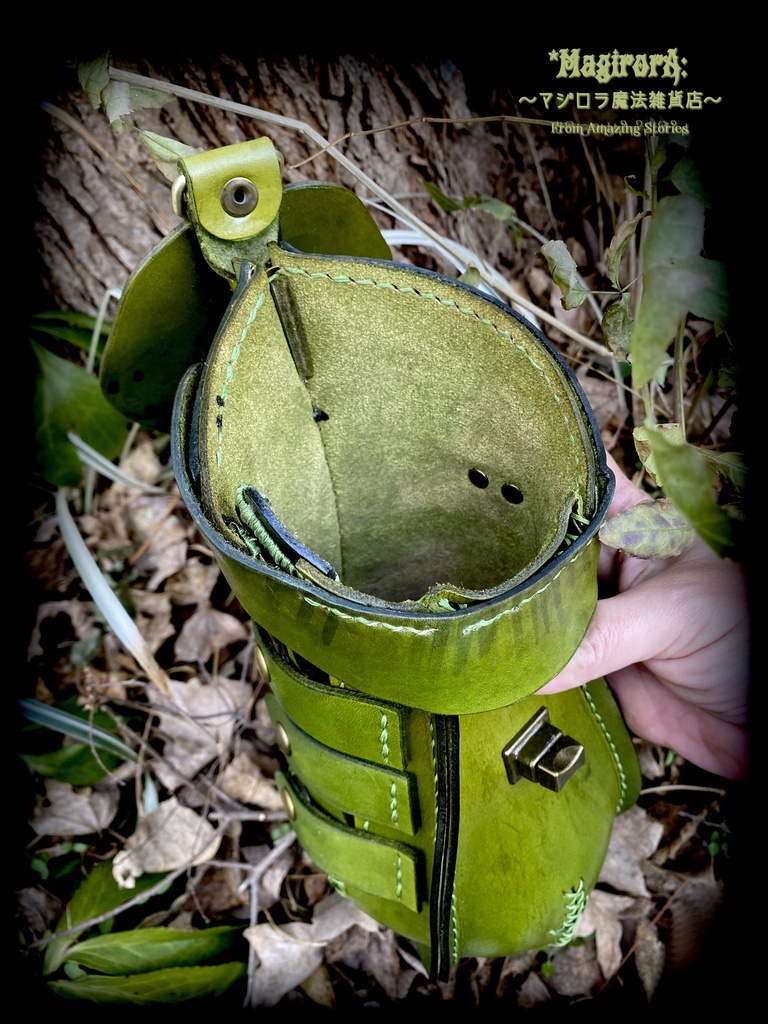 ウツボカズラのショルダーバック(若草緑×鶯緑)縁取り(深緑)