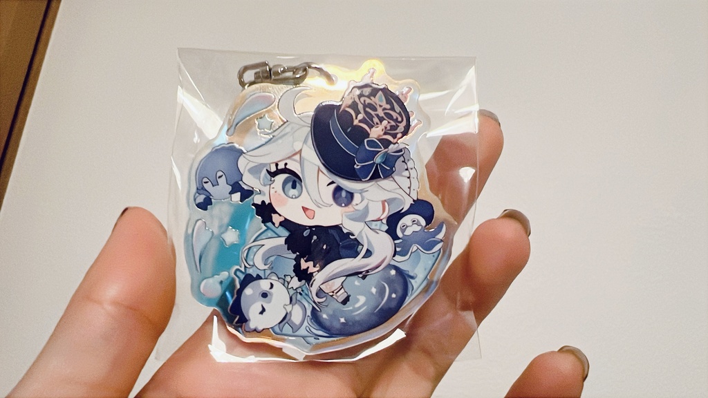 【c105】フリーナオーロラアクキー