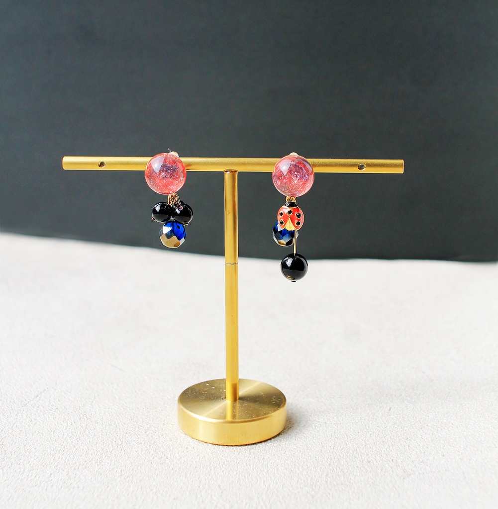 レディバグ イヤリングorピアス