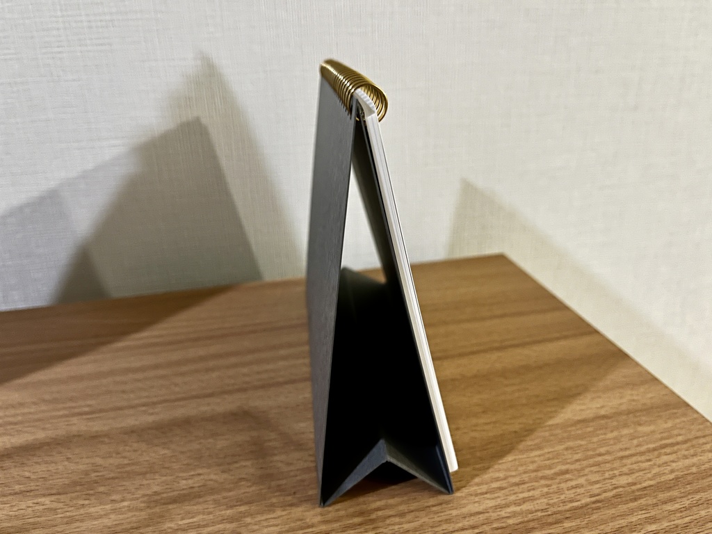 【40枚限定】ASMR BlueKatie 2025年卓上カレンダー(サイン付き)