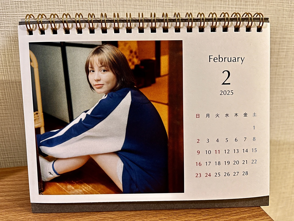 【40枚限定】ASMR BlueKatie 2025年卓上カレンダー(サイン付き)