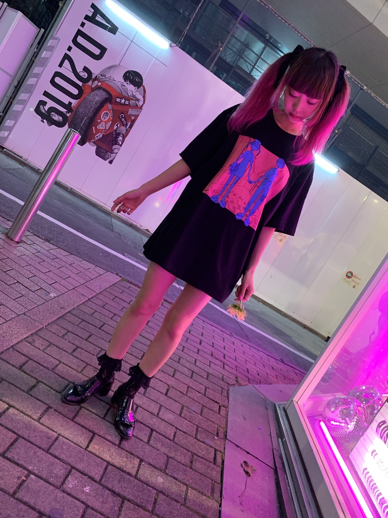 『逃避行』ネオンTシャツ