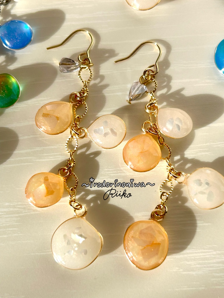 貝がらの耳飾り【ピアスのみ】