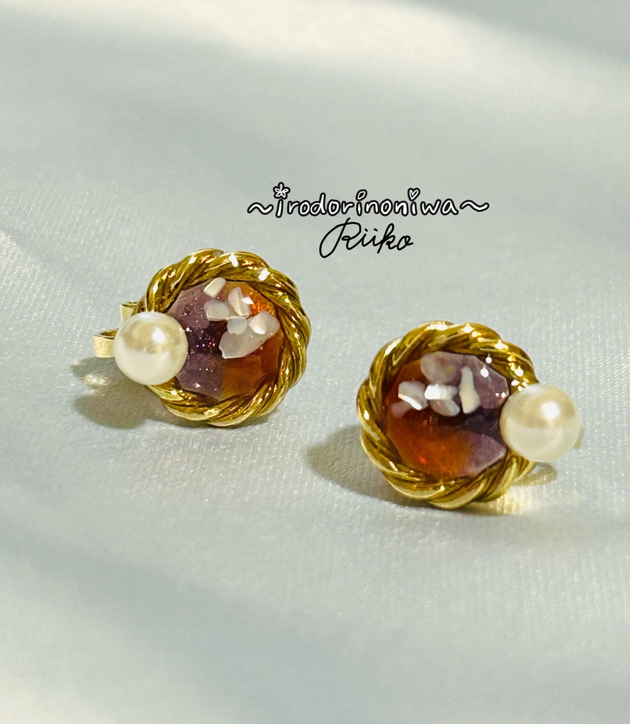 夕暮れの海の耳飾り