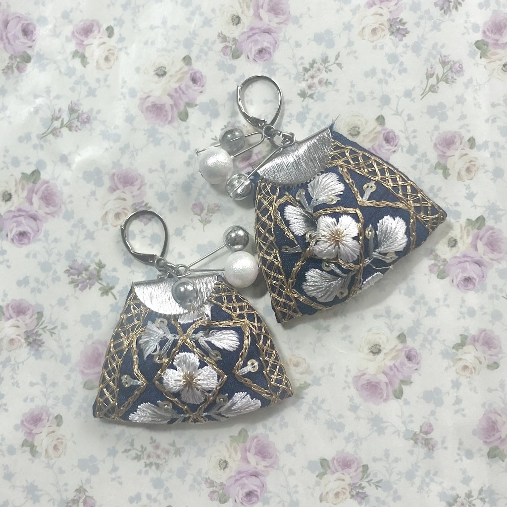 【ピアス / イヤリング】インド刺繍リボン