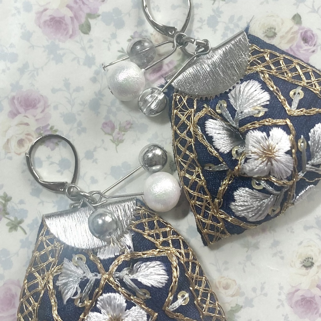 【ピアス / イヤリング】インド刺繍リボン