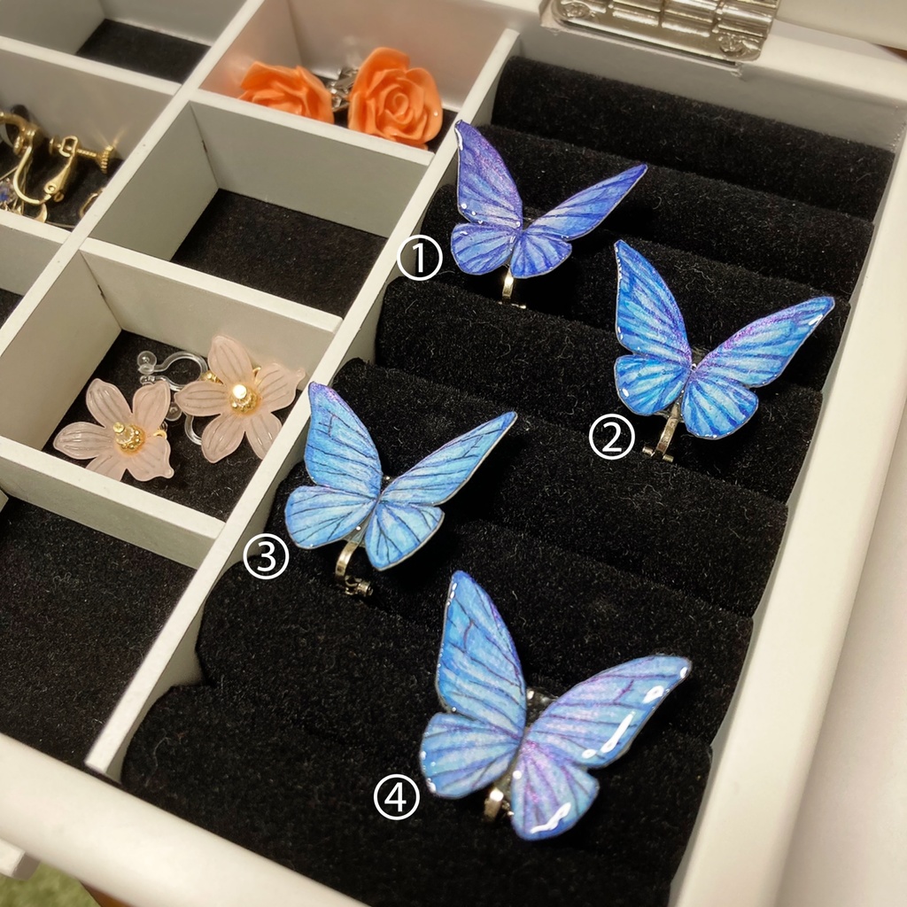 蝶々のイヤリング【ハンドメイド】