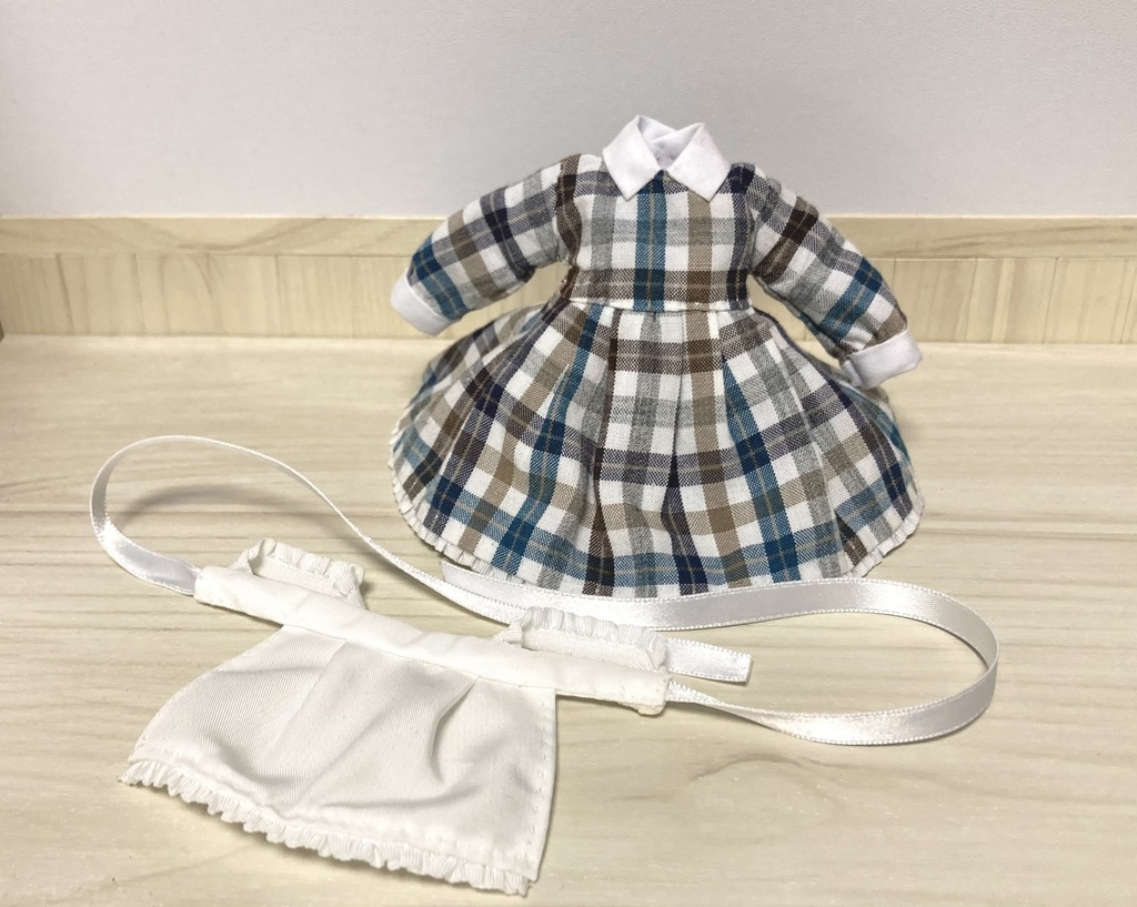 四つ足アンティーユ用・ワンピ+エプロンセット【試作品】