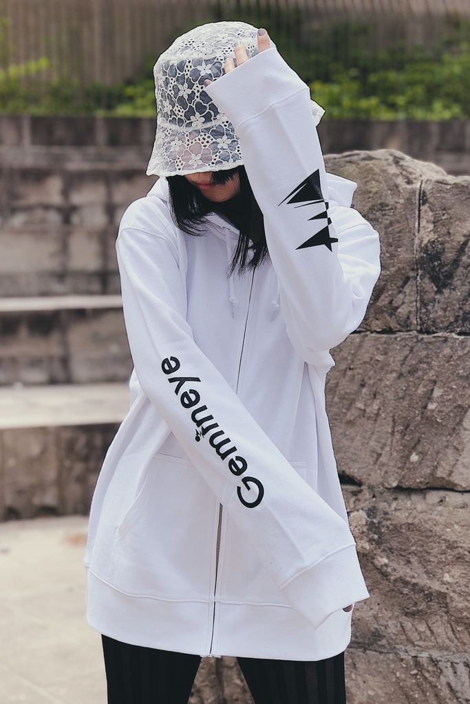 【受注生産受付中(月末締切・翌月末頃発送)】Gemineye オリジナルフルジップパーカー