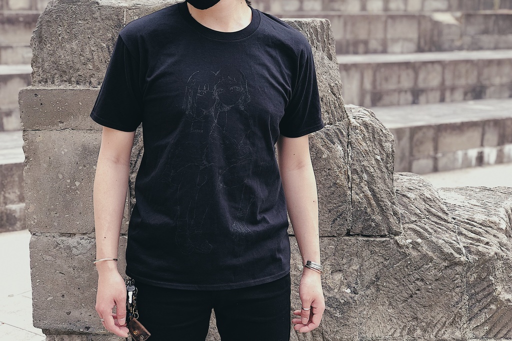 【受注生産品(月末締切・翌月末頃発送)】《黒×黒》Gemineye オリジナルTシャツ