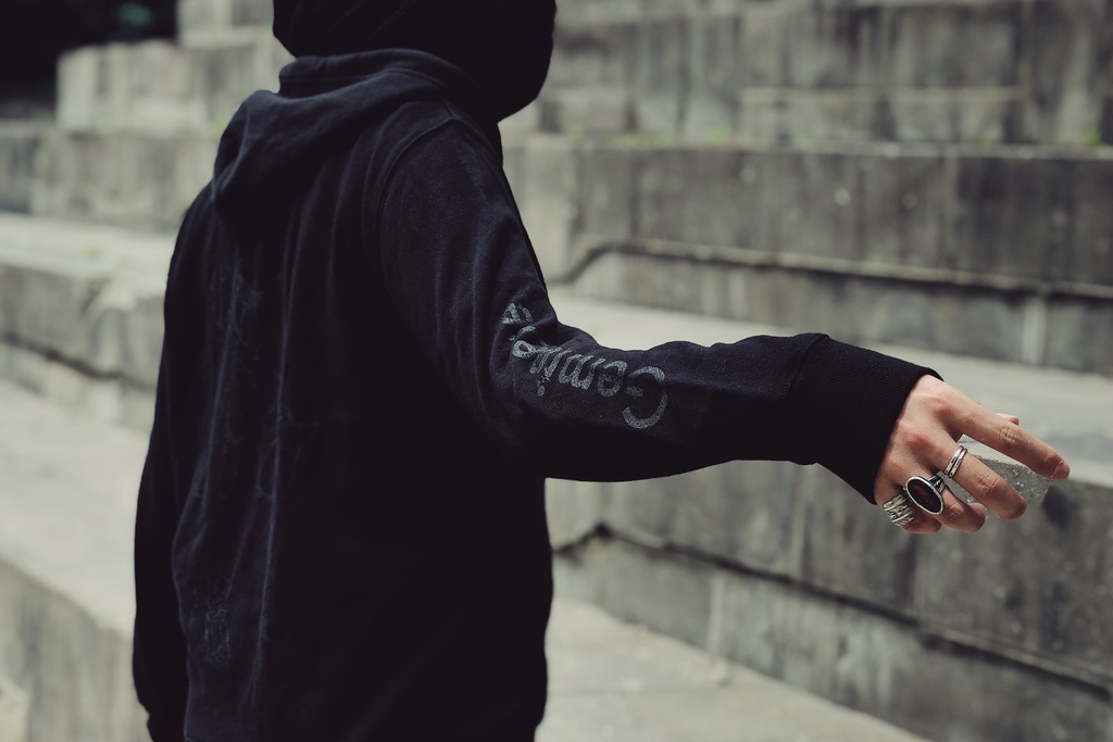 【受注生産品(月末締切・翌月末頃発送)】《黒×黒》Gemineye オリジナルフルジップパーカー