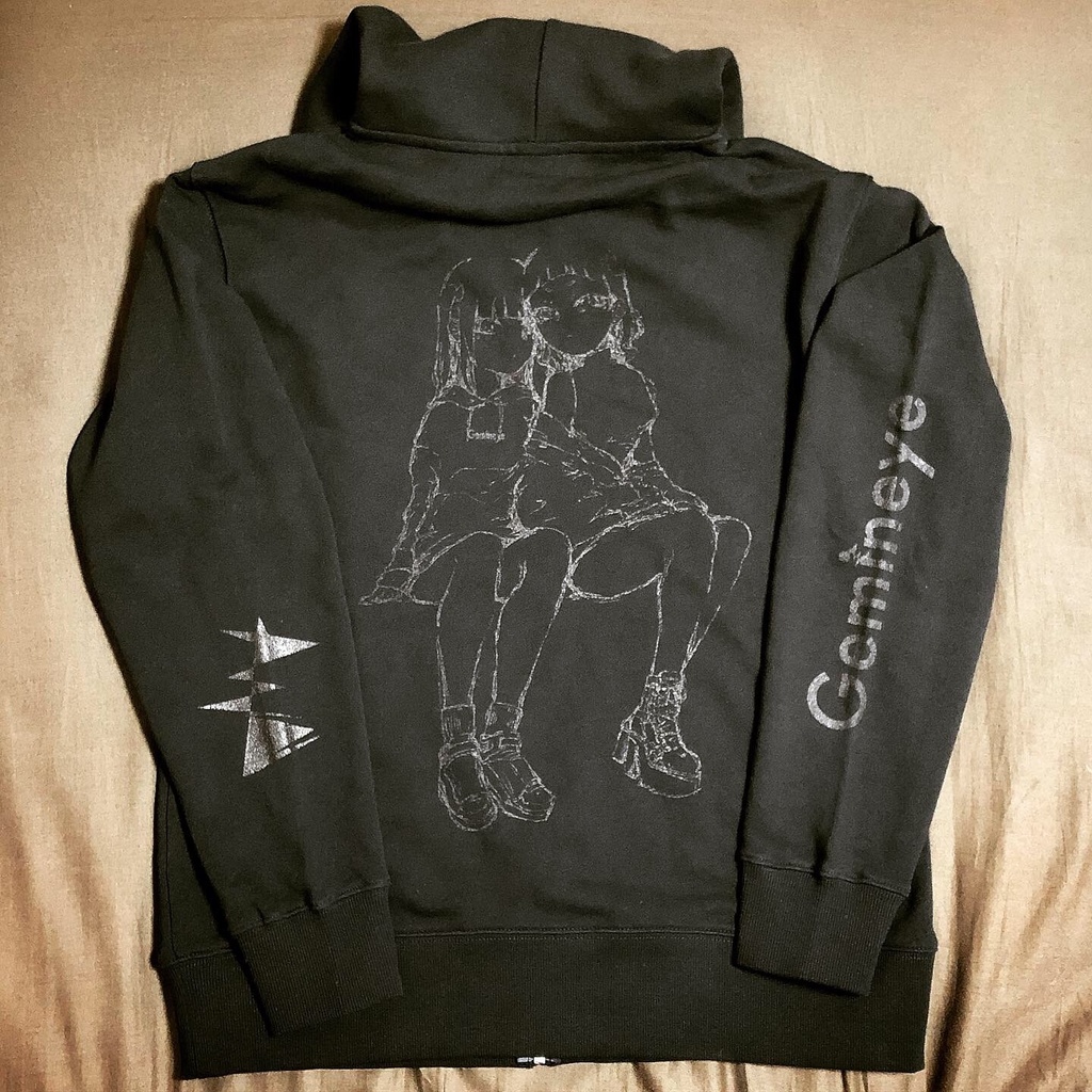 【受注生産受付中(月末締切・翌月末頃発送)】《黒×黒》Gemineye オリジナルプルオーバーパーカー