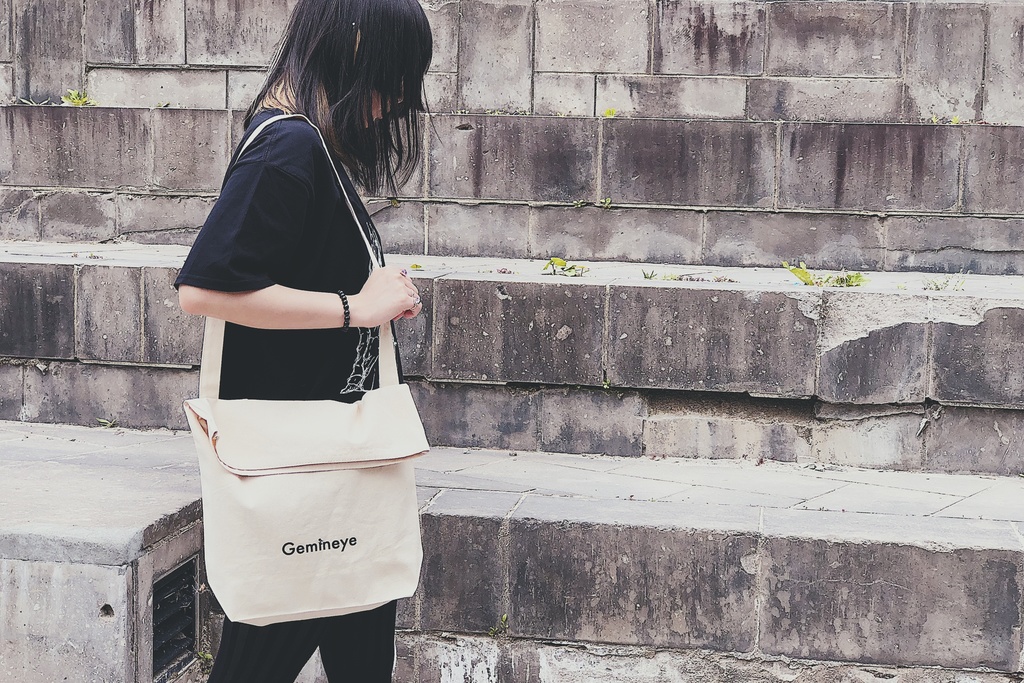 【受注生産受付中(月末締切・翌月末頃発送)】Gemineye 口折れショルダーバッグ