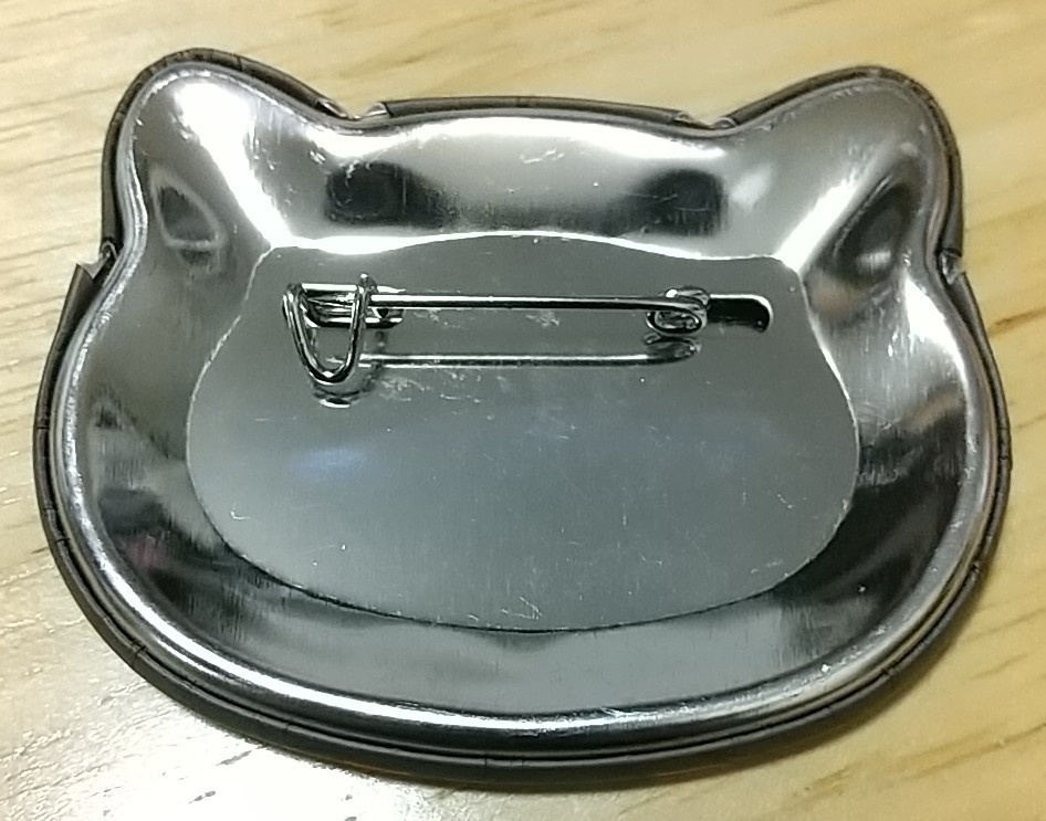 猫耳缶バッジ