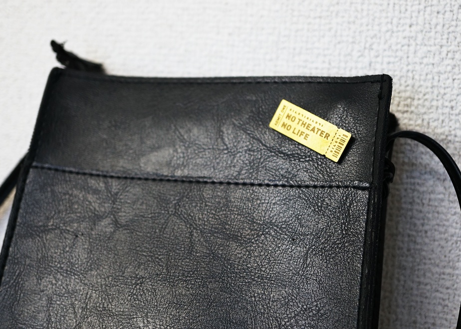 ”NO THEATER NO LIFE” チケット ピンバッジ