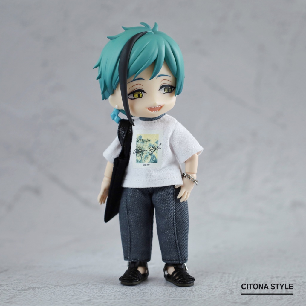 オビツ11 / フラワーフォトプリントTシャツ