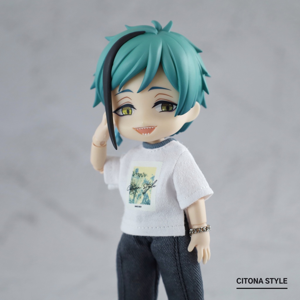 オビツ11 / フラワーフォトプリントTシャツ