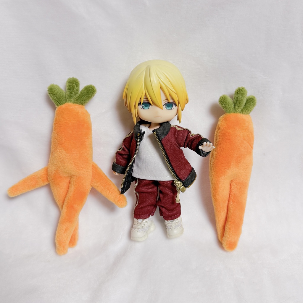 俺たちが育てましたクッション【にんじん】