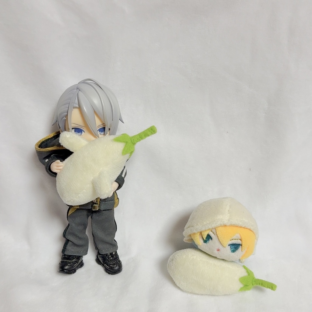 俺たちが育てましたクッション【白なす】
