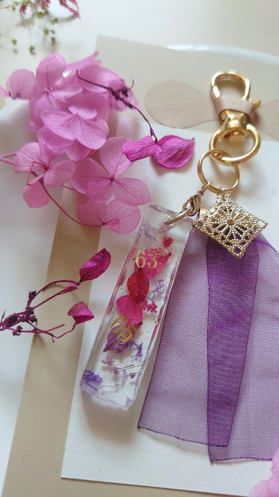 刀剣男士イメージハーバリウムキーチャーム(複数キャラ)