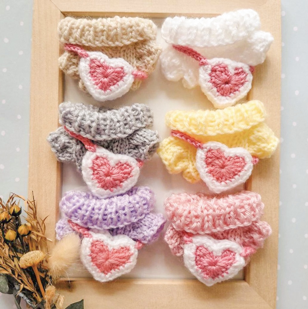 ハートのバッグとニットコーデ【10cmぬい用帽子&ハイネックセーター】