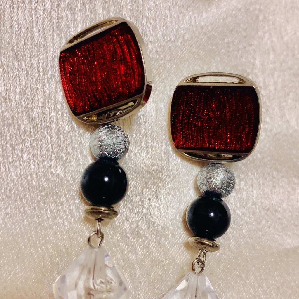 Evil Monk // Image pierce