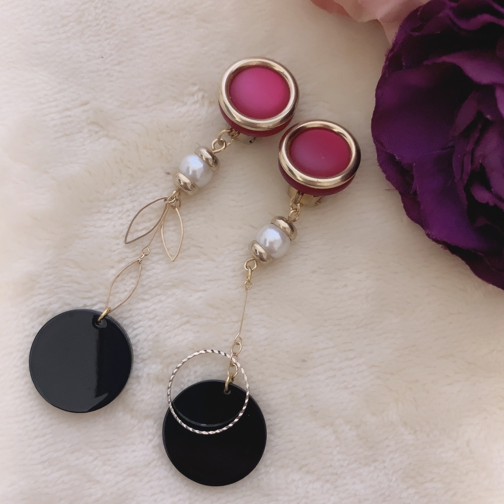 14th Moon // earrings // Only one (shockin’ p)
