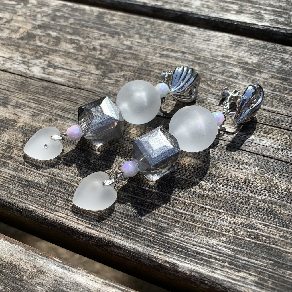 麻天狼 // Image pierce & earrings // Only one (smokey hart)