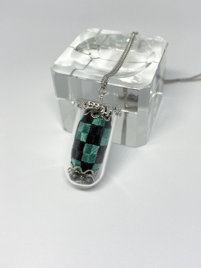 【鬼滅の刃】ガラスドームネックレス 炭治郎 善逸 禰豆子【イメージアクセサリー】
