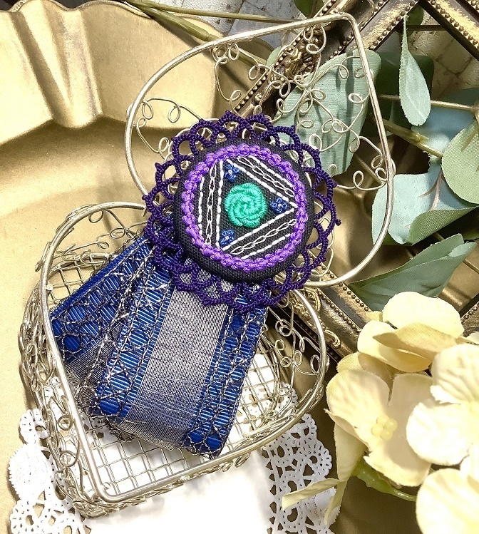 刺繡ブローチロゼット