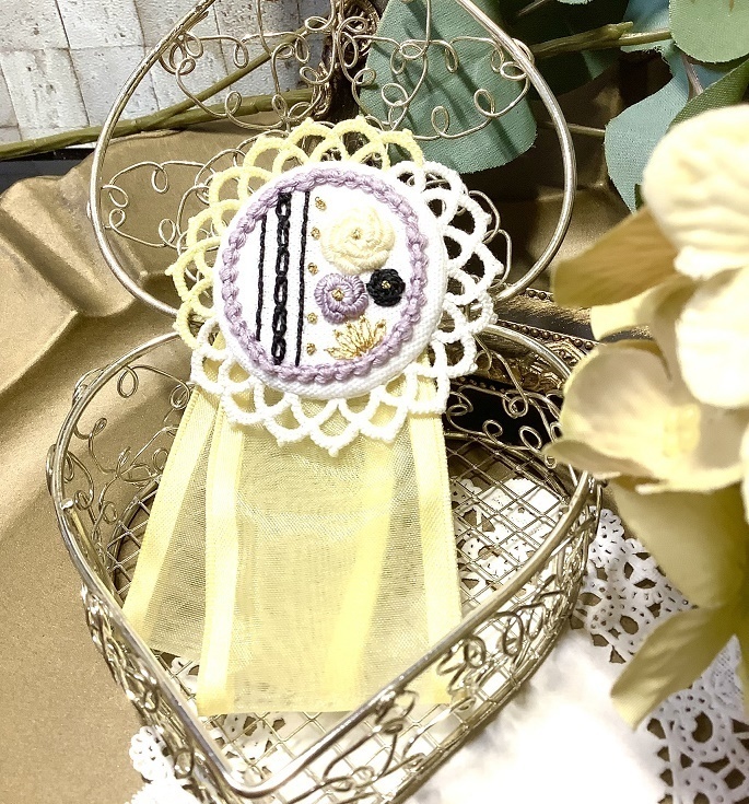 刺繡ブローチロゼット