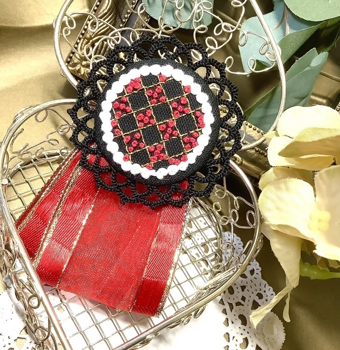 刺繡ブローチロゼット