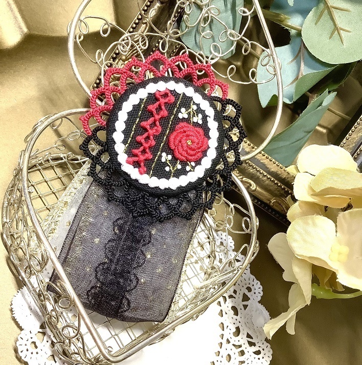 刺繡ブローチロゼット