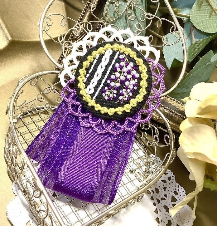 刺繡ブローチロゼット