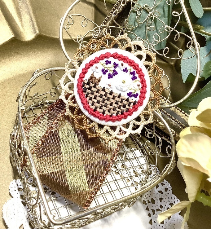刺繡ブローチロゼット