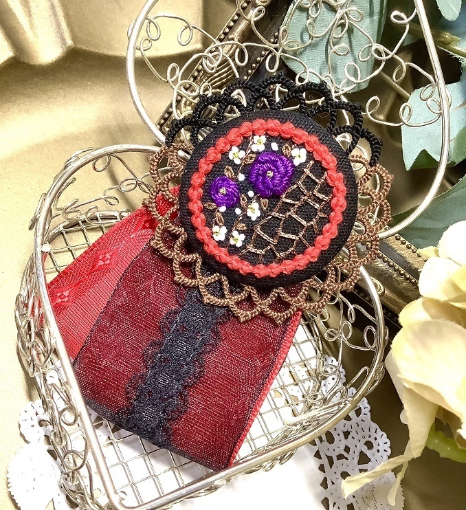 刺繡ブローチロゼット