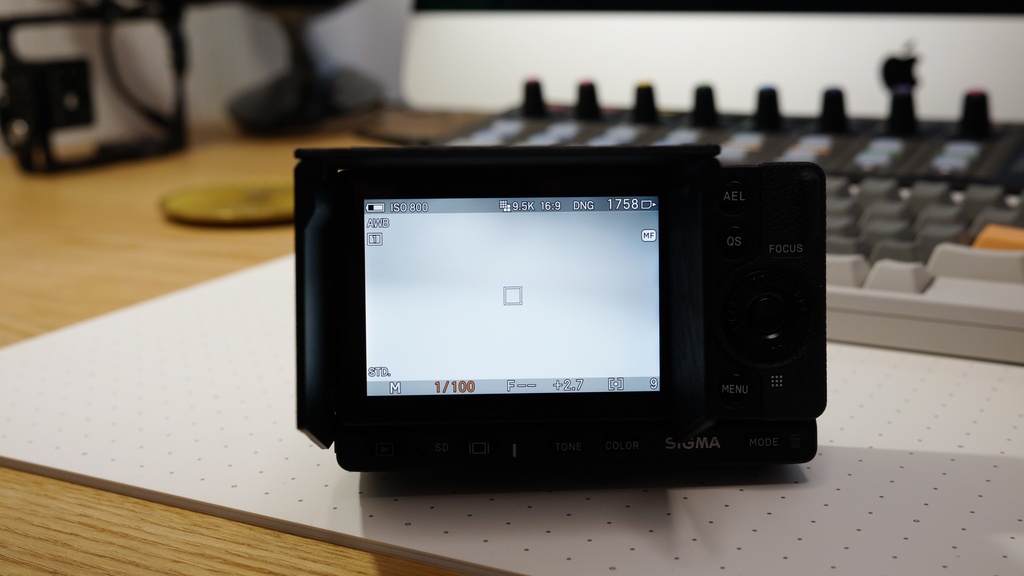 Folding LCD Hood for SIGMA fp