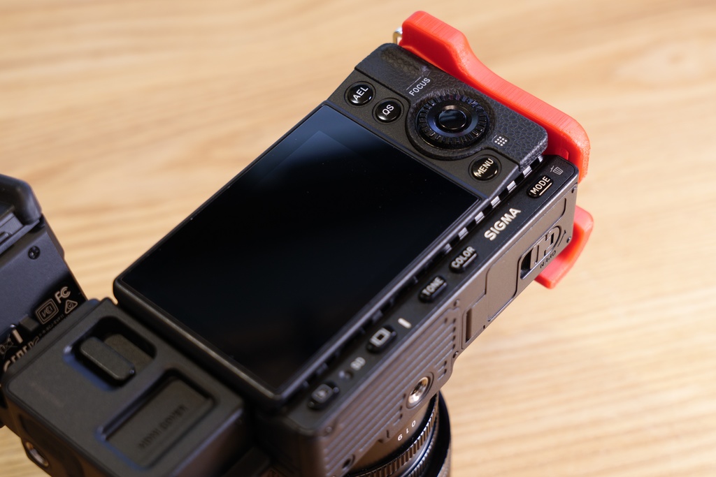 SIGMA fp & fp L 用縦吊りハンドグリップ VHG-11S