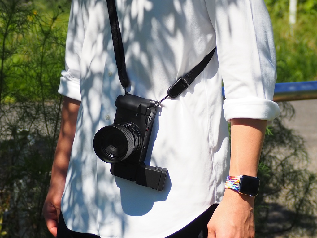 SIGMA fp & fp L 用縦吊りハンドグリップ VHG-11S