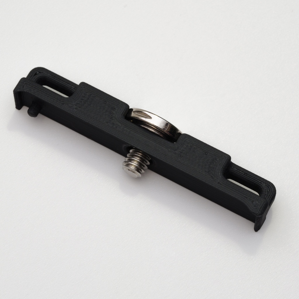 SIGMA fp & fp L 縦吊りストラップホルダー VSH-21