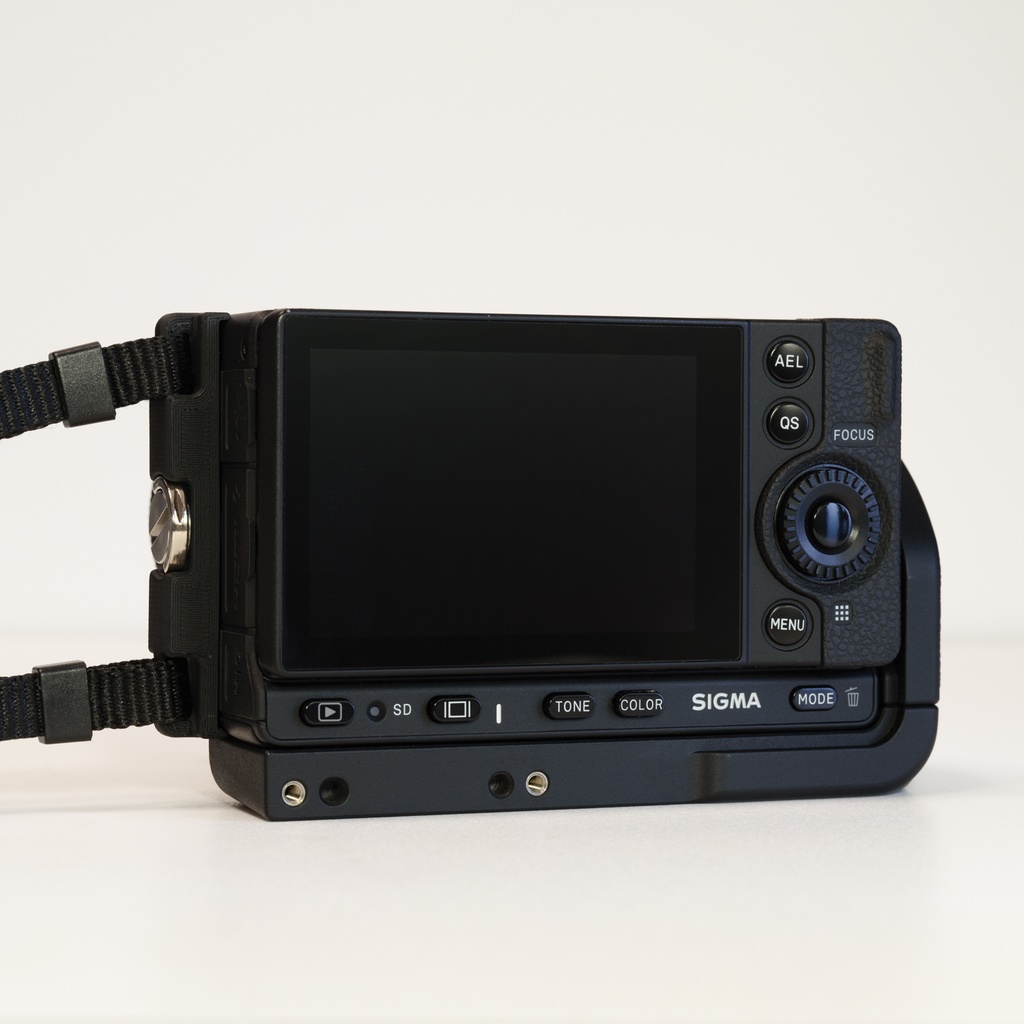 SIGMA fp & fp L 縦吊りストラップホルダー VSH-21