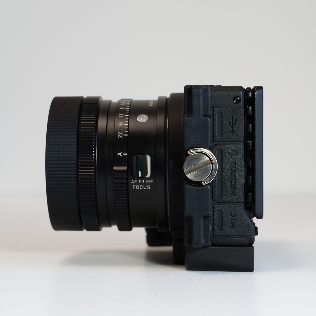 SIGMA fp & fp L 縦吊りストラップホルダー VSH-21